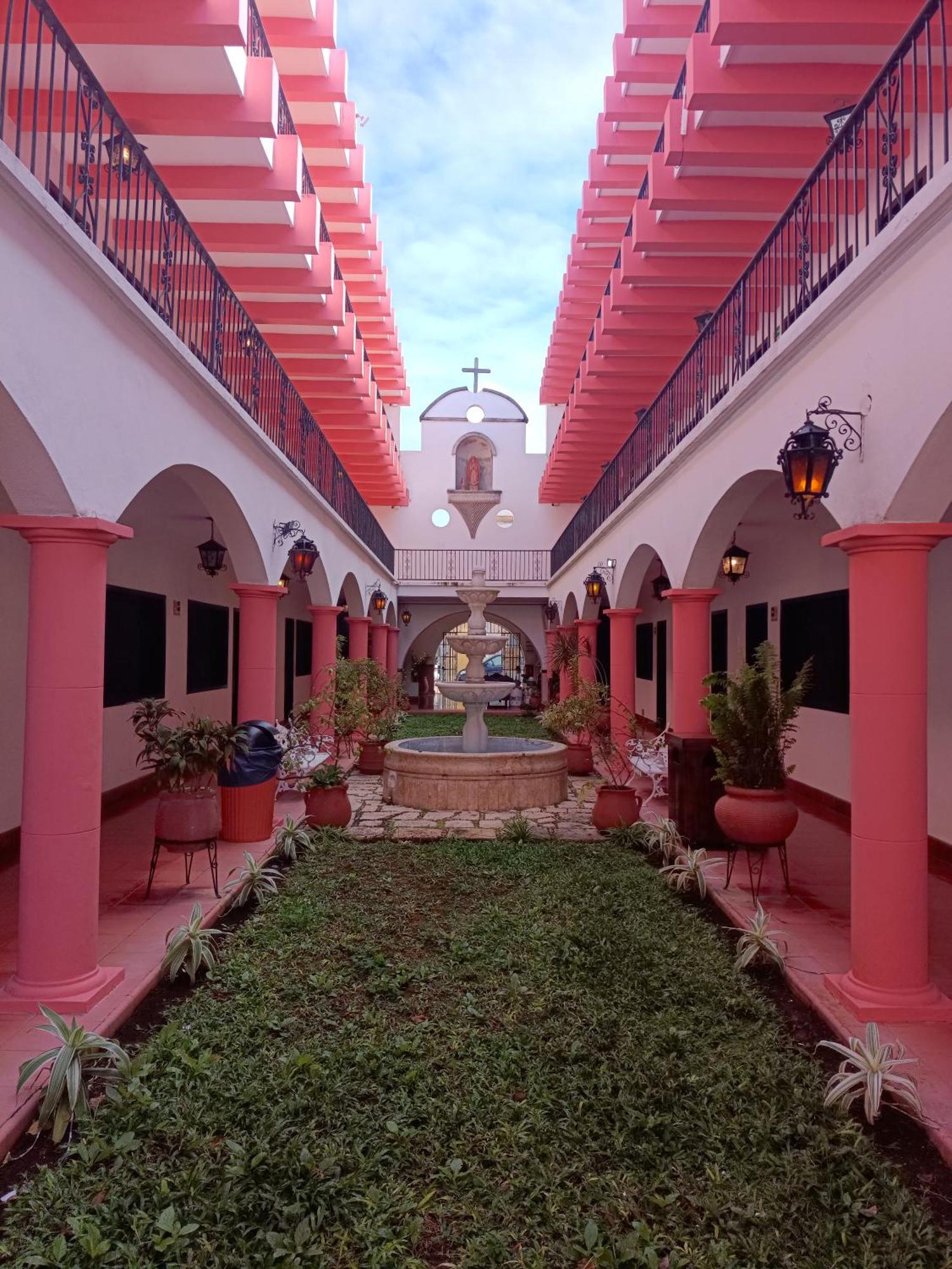 Hotel Zaci วัลลาโดลิด ภายนอก รูปภาพ