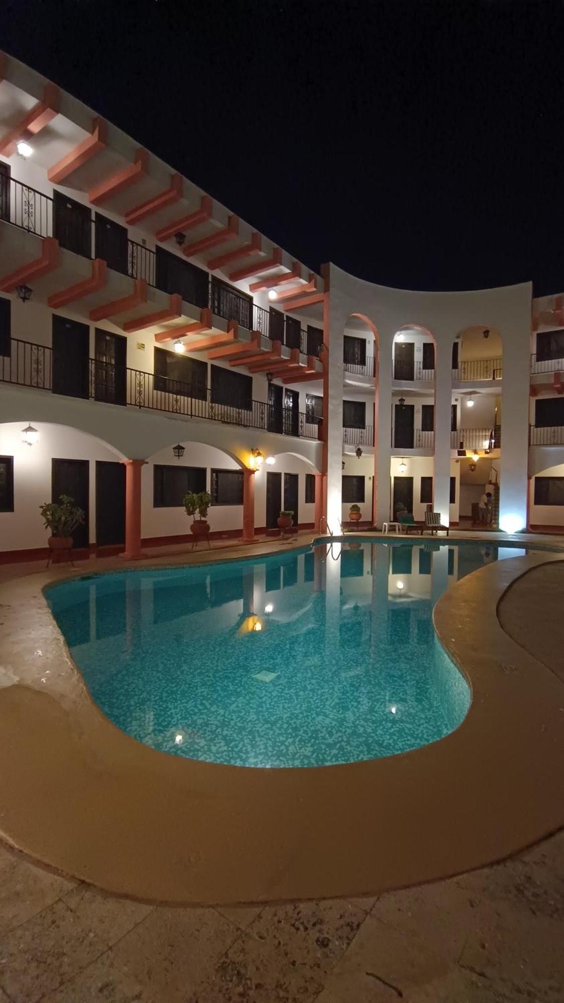 Hotel Zaci วัลลาโดลิด ภายนอก รูปภาพ
